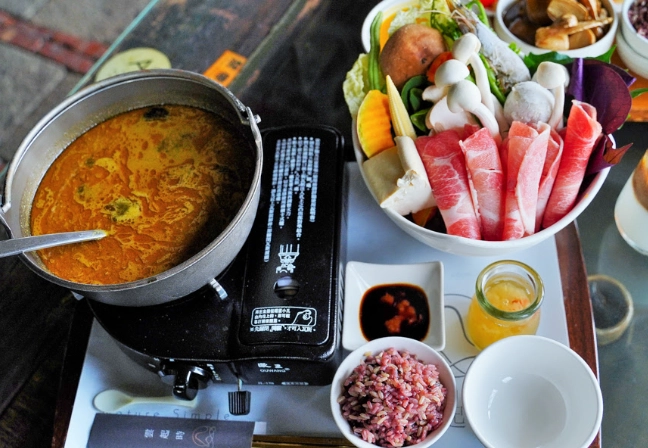 高雄大崗山餐廳