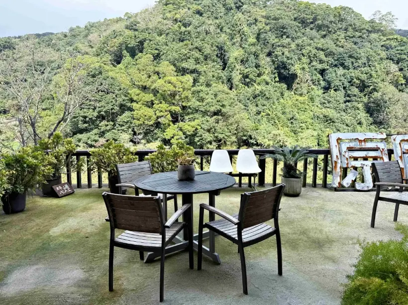 美軍俱樂部附近餐廳