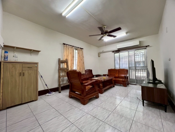 高雄楠梓背包客棧