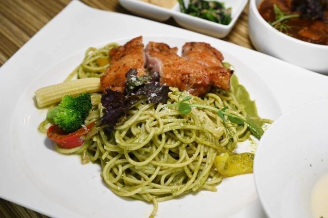 台南特色餐廳推薦：在地人私藏美食地圖與必吃清單